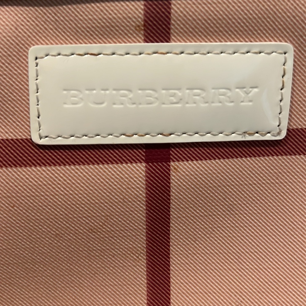 Burberry purse - Picture 6 of 12
